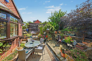 Chestnut Close